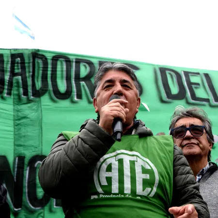 Caos y descontrol en La Plata: ATE salió a la calle y metió presión a Kicillof por los salarios