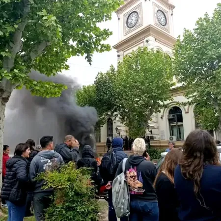 Caos en San Pedro: el intendente hizo descuentos salariales por casi 50 millones y los municipales estallaron