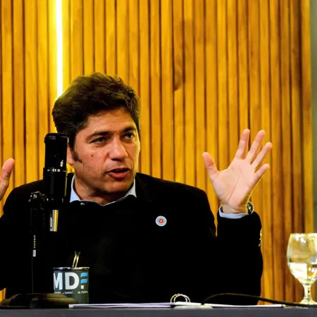 Las tarifas de la luz abrieron un nuevo frente de guerra entre Kicillof y La Cámpora
