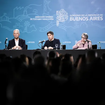 En medio de la tensión con los gremios docentes, Kicillof encabezó un encuentro educativo