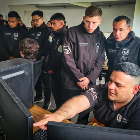 Futuros policías conocieron el sistema de prevención y seguridad de San Vicente