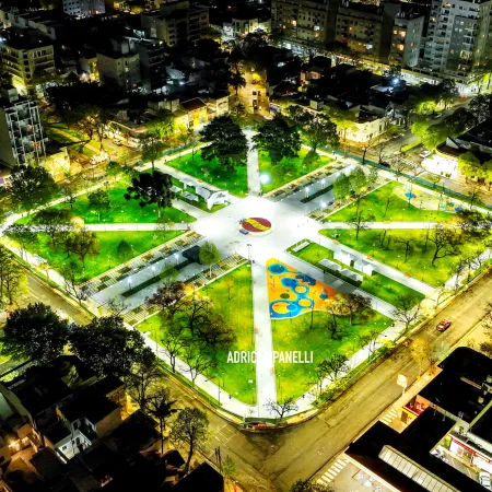 Renovación total: La Plata inauguró la nueva Plaza España con propuestas artísticas y musicales