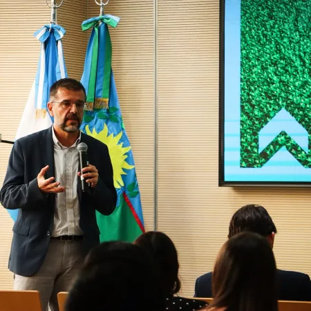 El Puerto de Bahía Blanca reúne a 12 países para debatir la transición energética