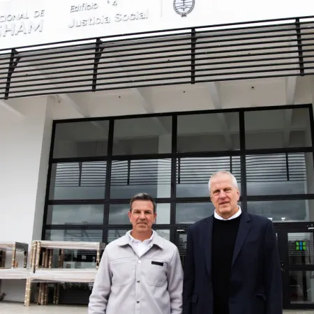 Sciaini firmó un convenio de cooperación entre Roque Pérez con la Universidad Nacional de Hurlingham