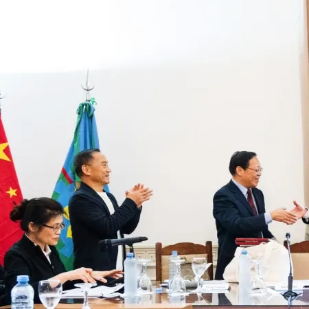 Leonardo Moreno se reunió con una delegación china para fortalecer el dialogo y el intercambio institucional