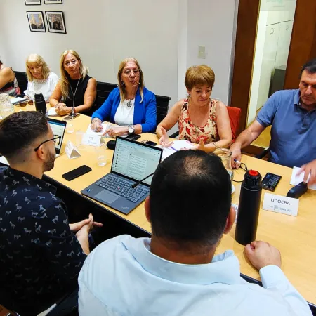 Al igual que a los estatales, Kicillof le ofreció un aumento salarial del 6% en dos tramos a docentes bonaerenses