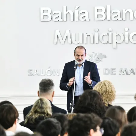 Susbielles encabezó la entrega de certificados del Concurso de Seguridad Vial en Escuelas 2026 de Bahía Blanca