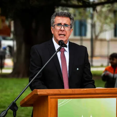 Juanci Martínez otorgará un bono de $180.000 a empleados municipales de Rivadavia