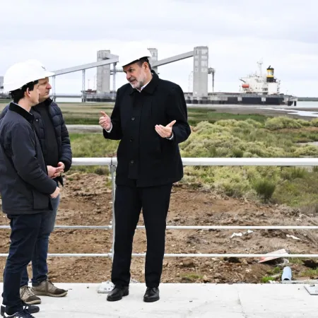 Bahía al mar: el Municipio acelera en la finalización de la obra de recuperación del Muelle de Elevadores