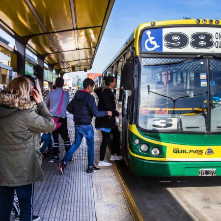 Noviembre llega con aumentos en los colectivos en la Provincia de Buenos Aires: cuánto saldrá
